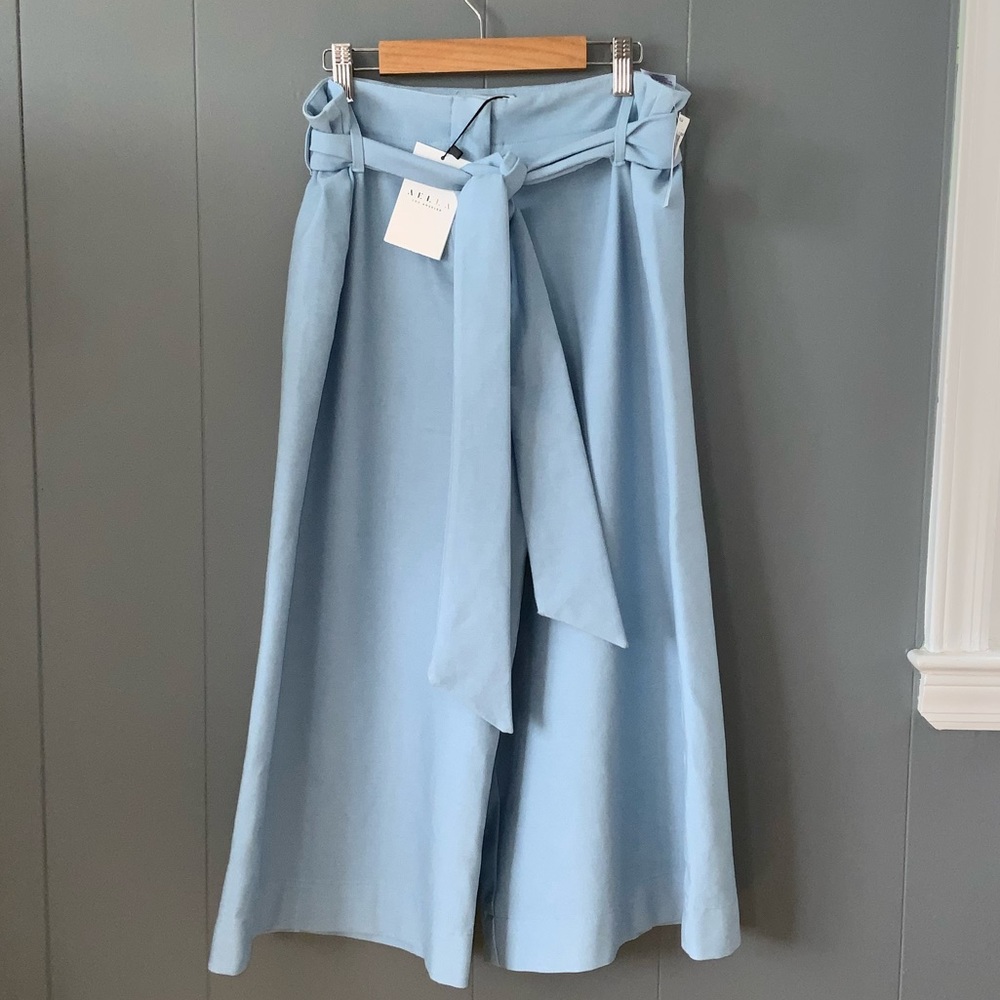 NWT Cropped Culotte Pants